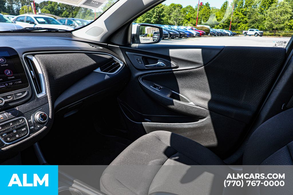 Used 2024 White Chevrolet LT image 42
