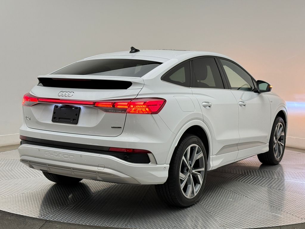 Thumbnail: 2023 Audi Q4 e-tron - 15