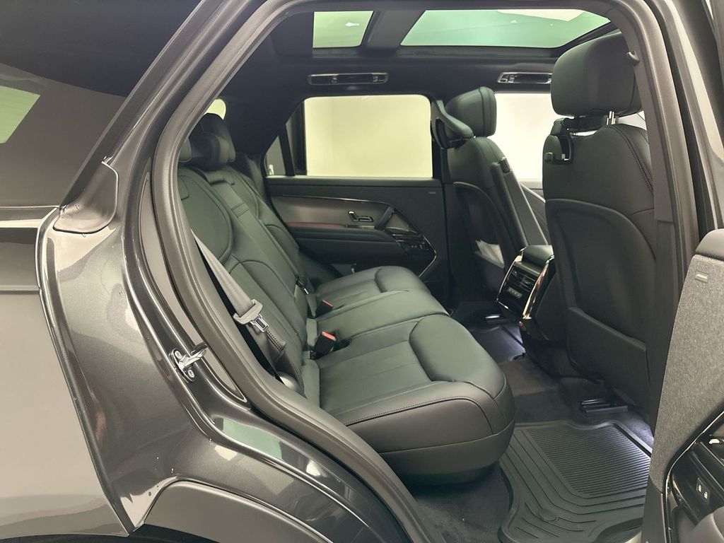 Thumbnail: 2025 Land Rover Range Rover Sport - 5