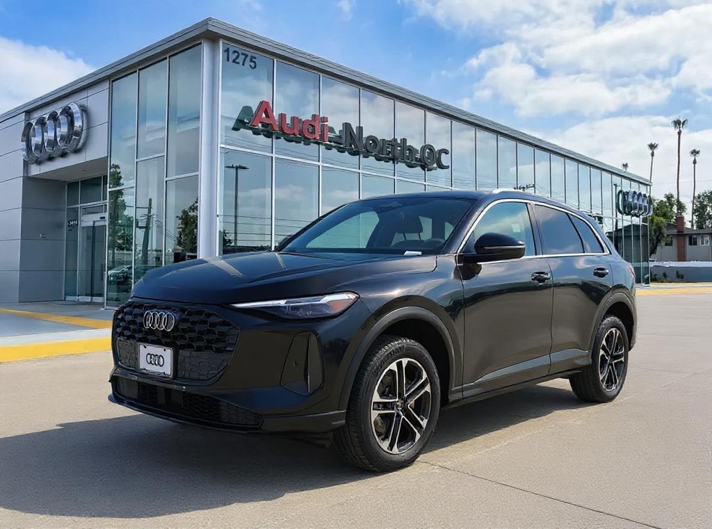 Thumbnail: 2025 Audi Q5 - 1