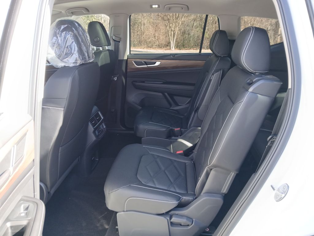 New 2026 White Volkswagen 2.0T SE w/Technology image 24