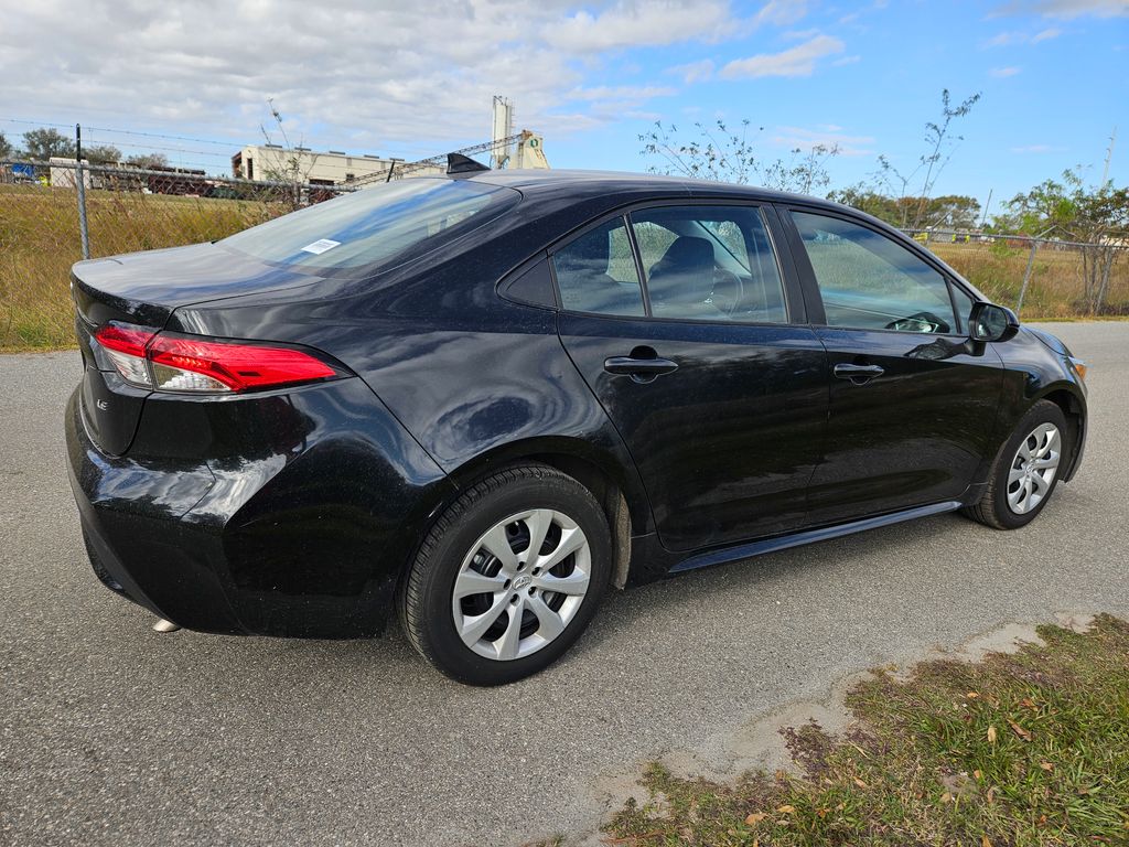 2022 Toyota Corolla LE 5