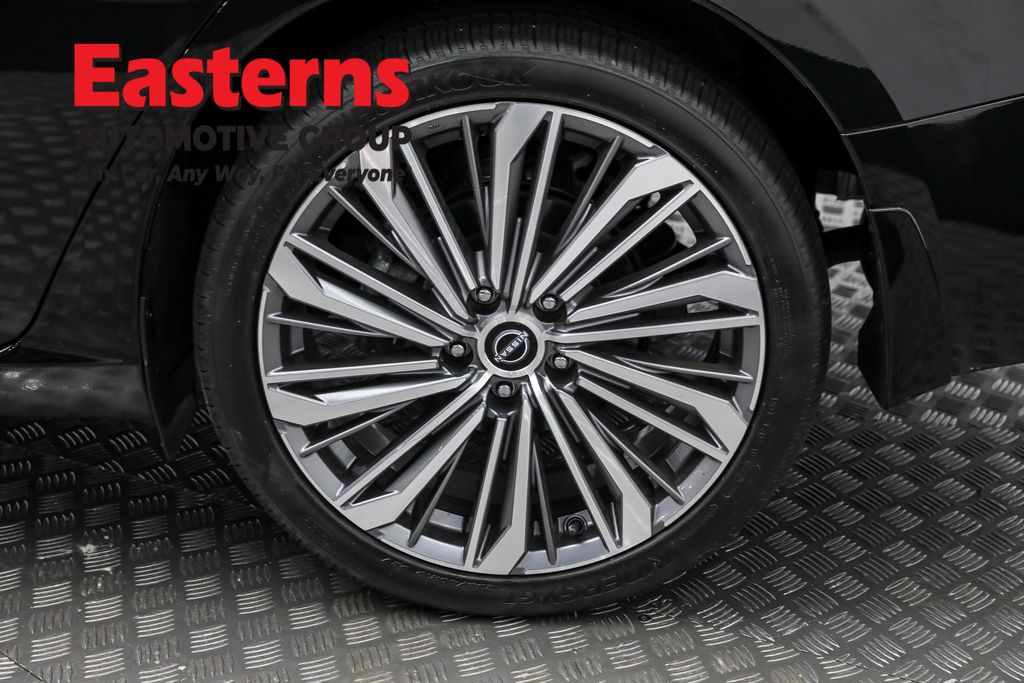 Used 2023 Black Nissan 2.5 SL image 32