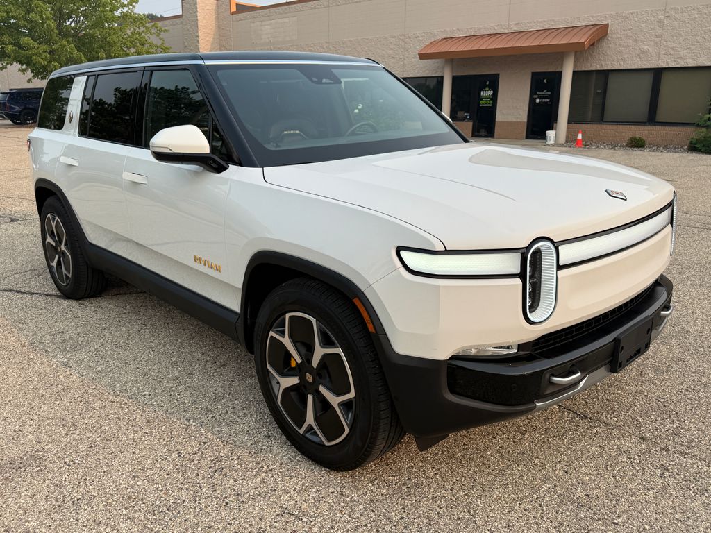 Rivian R1S