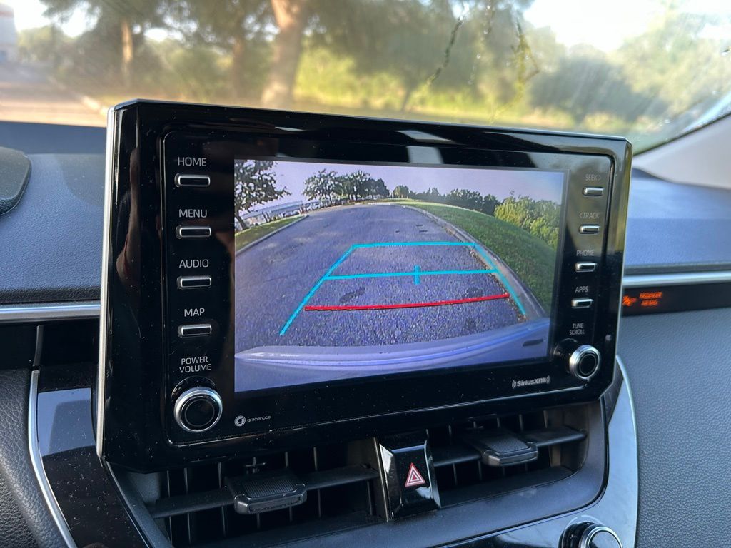 2021 Toyota Corolla LE 23