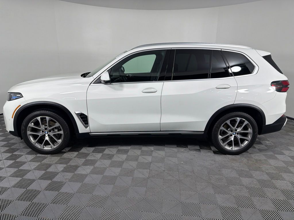 Thumbnail: 2025 BMW X5 - 8