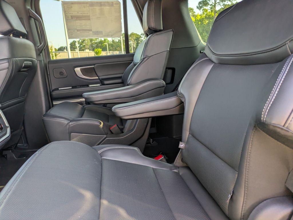 2025 Ford Expedition Platinum MAX