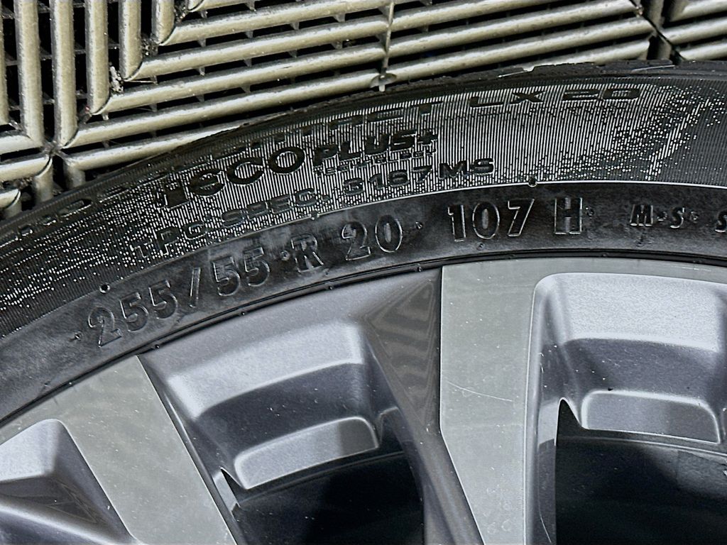 Used 2023 White Chevrolet Premier image 32