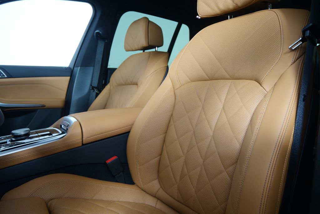 Thumbnail: 2026 BMW X5 - 11