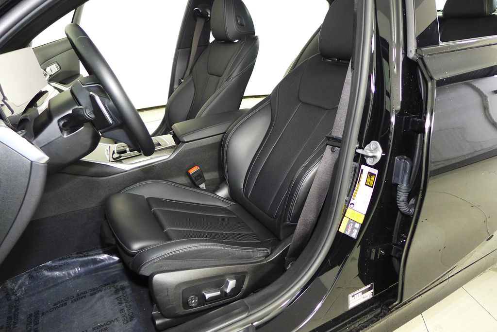 Thumbnail: 2023 BMW 3 Series - 22