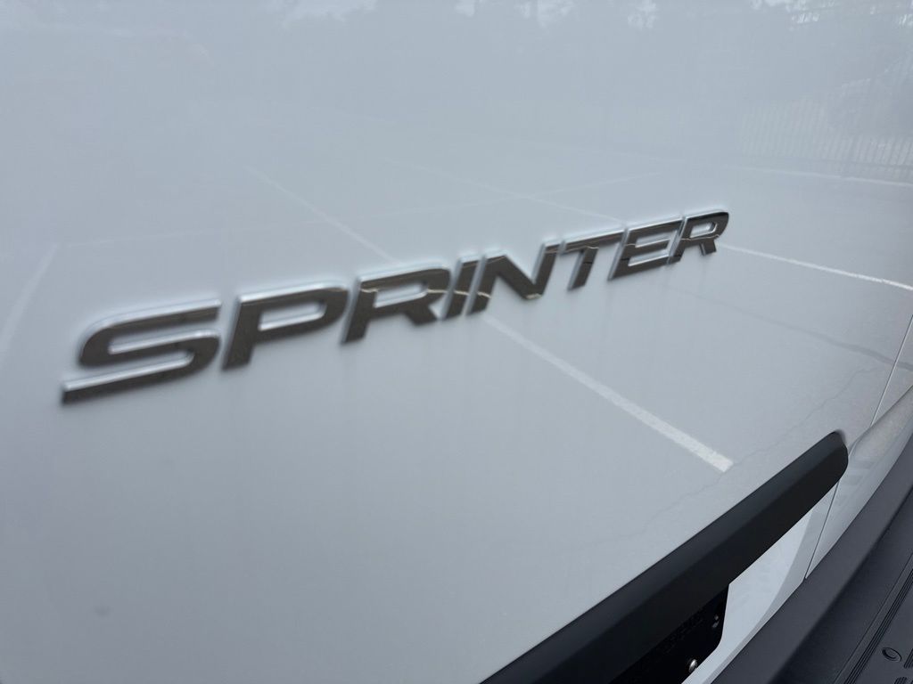 Thumbnail: 2026 Mercedes-Benz Sprinter - 9