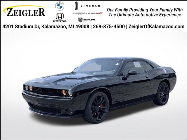 Pitch Black Clearcoat 2018 Dodge Challenger Coupe Rear-Wheel Drive 8-Speed Automatic