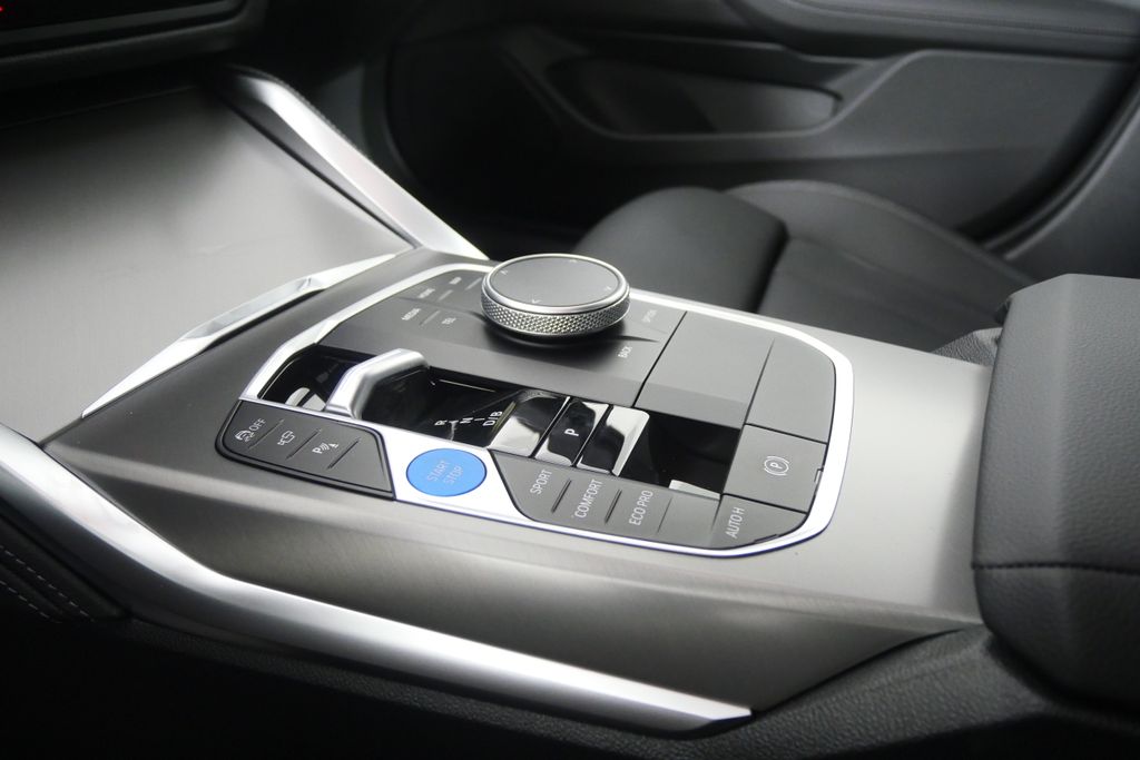 Thumbnail: 2026 BMW i4 - 23