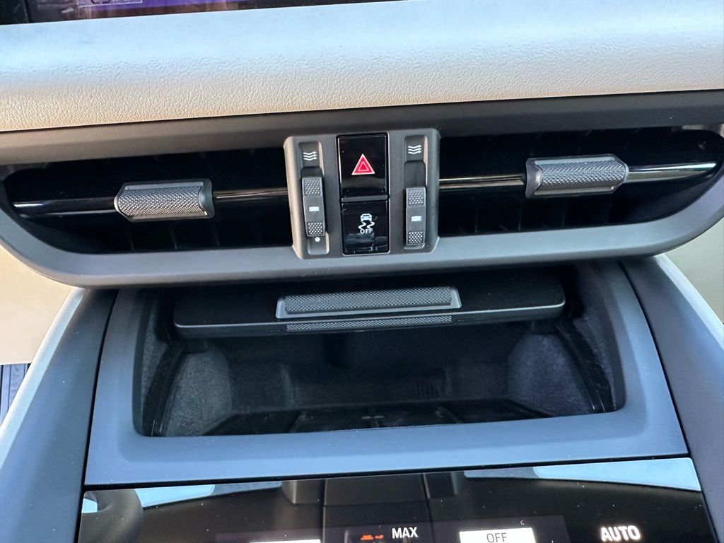 Thumbnail: 2026 Porsche Macan - 26