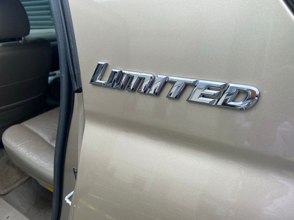 Thumbnail: 2005 Toyota Sequoia - 11