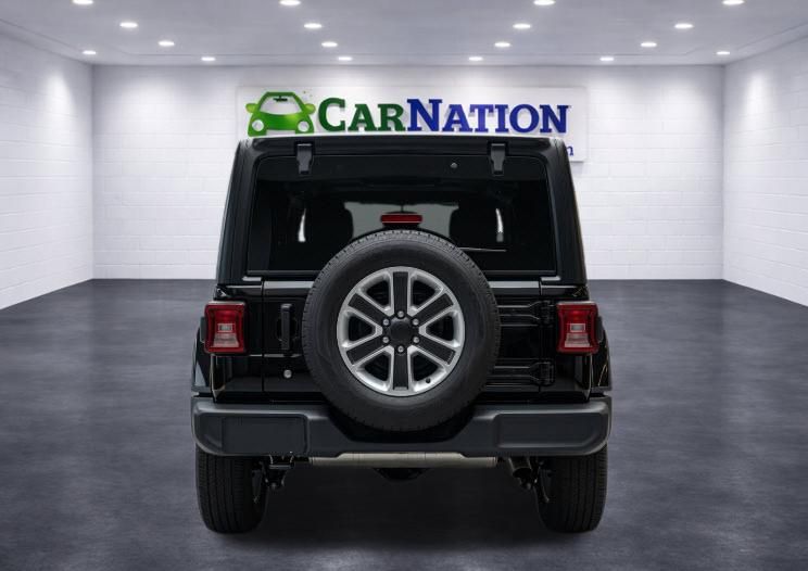 2018 Jeep Wrangler Unlimited Sahara - Image 4
