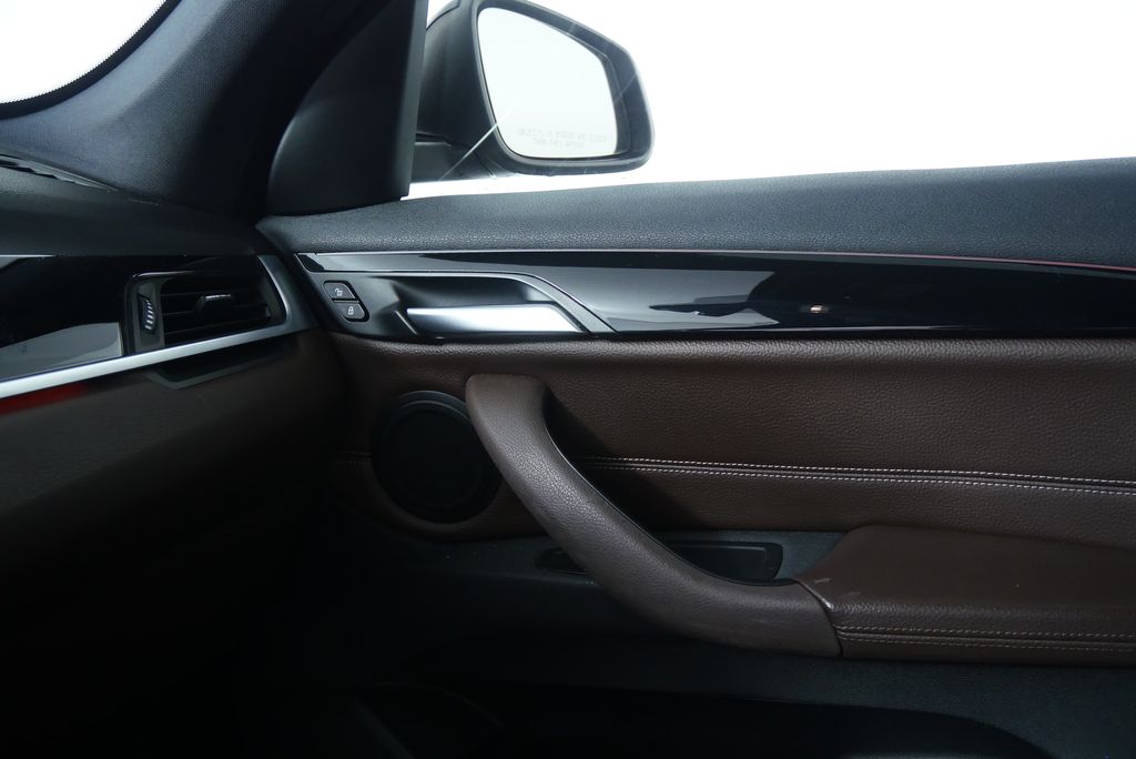 Thumbnail: 2017 BMW X1 - 19