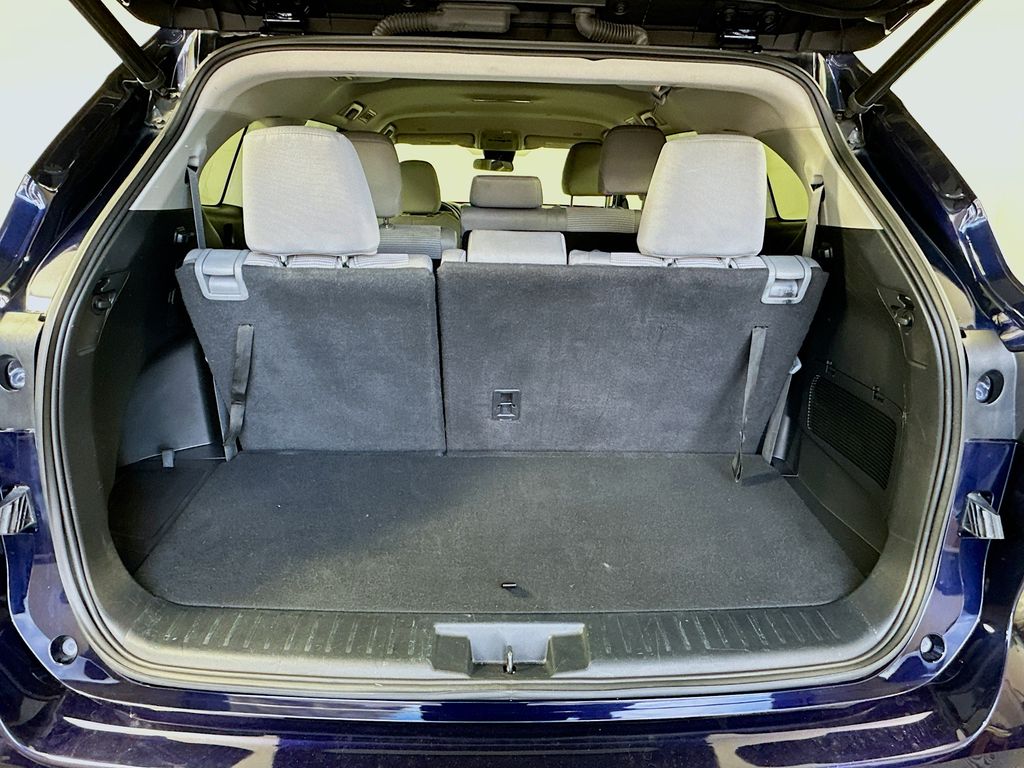 Thumbnail: 2023 Toyota Highlander - 26