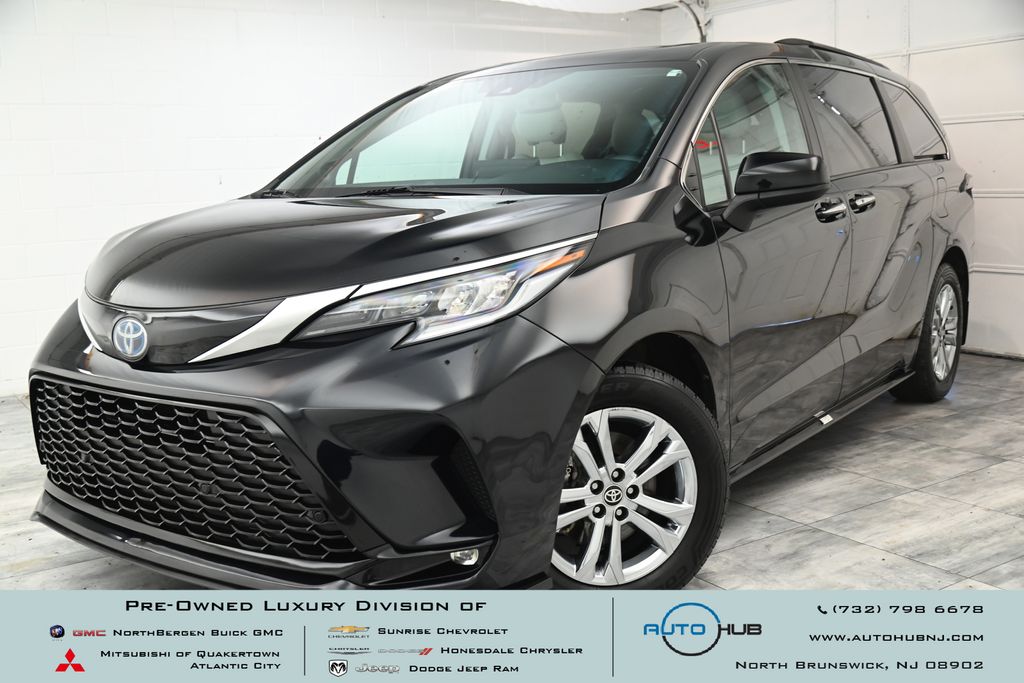 Midnight Black Metallic 2023 Toyota Sienna XSE 7-Passenger AWD Minivan All-Wheel Drive Continuously Variable Transmission
