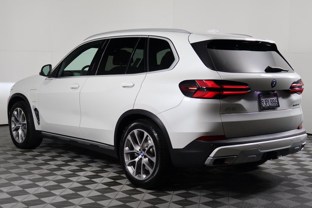 Thumbnail: 2024 BMW X5 - 6