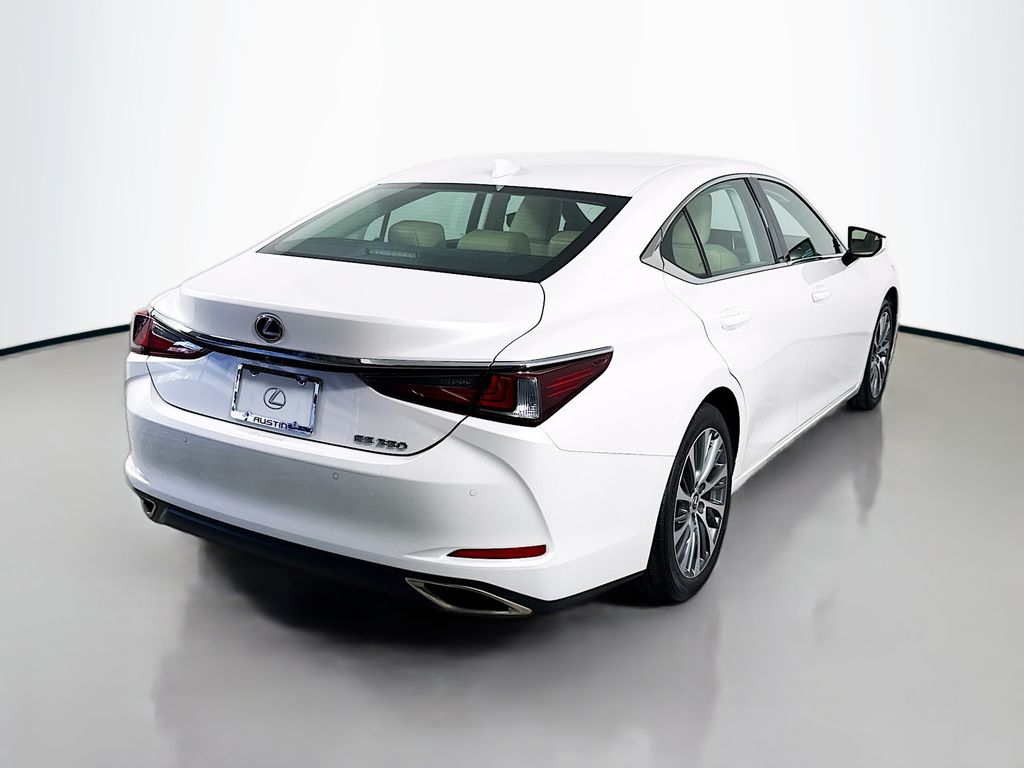 Thumbnail: 2019 Lexus ES - 5