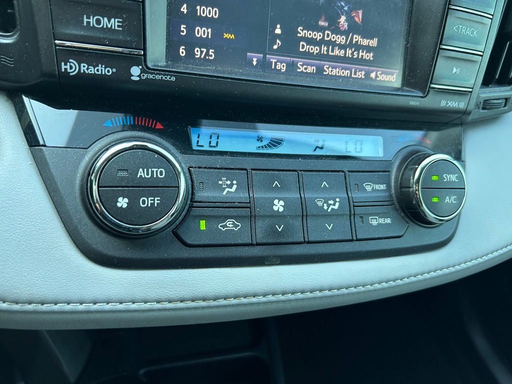 Thumbnail: 2018 Toyota RAV4 - 25