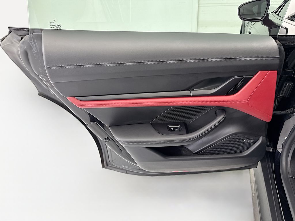 Thumbnail: 2022 Porsche Taycan - 26