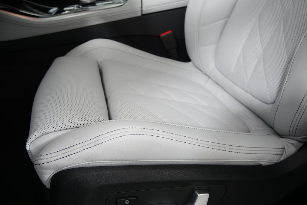 Thumbnail: 2026 BMW X5 - 10