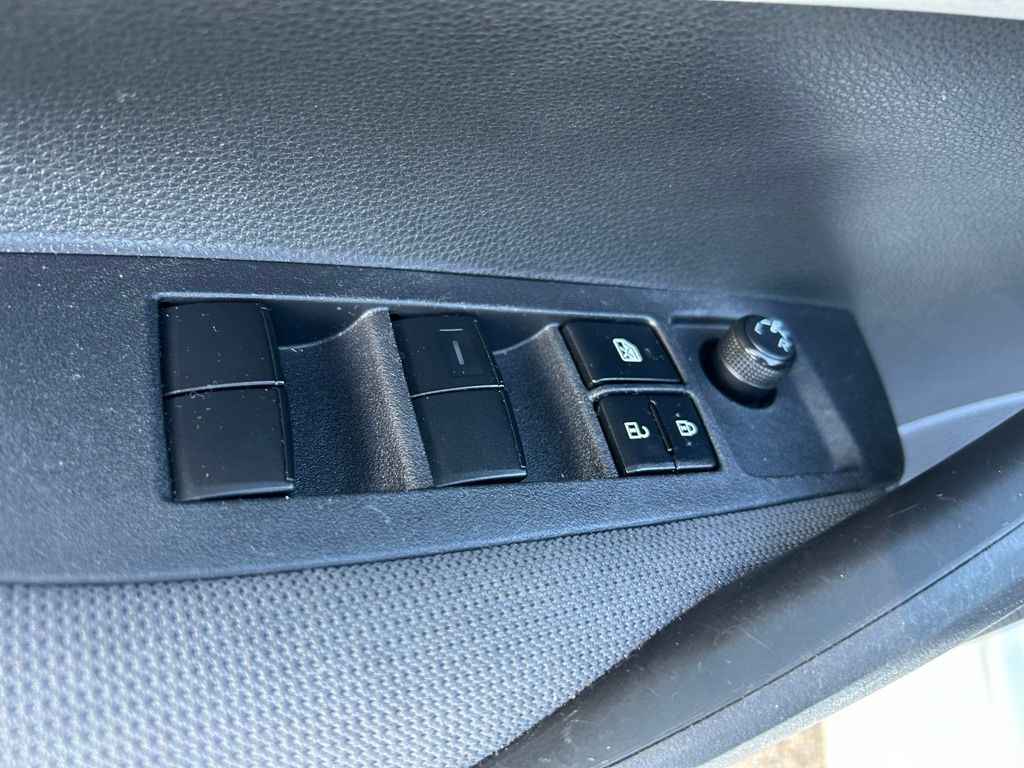 2023 Toyota Corolla LE 16