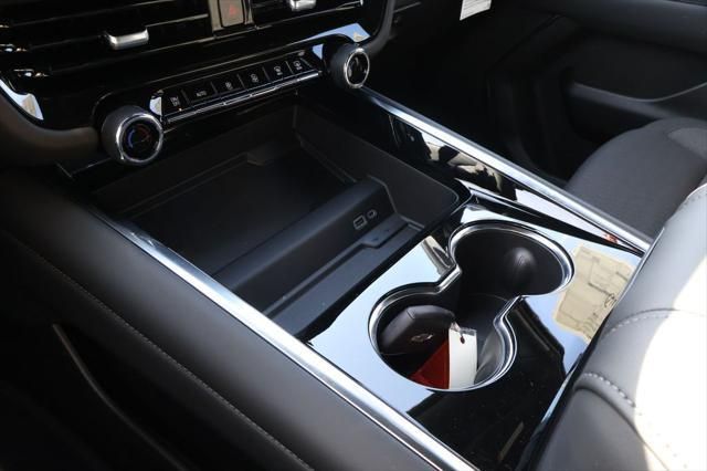 Thumbnail: 2026 Chevrolet Suburban - 29