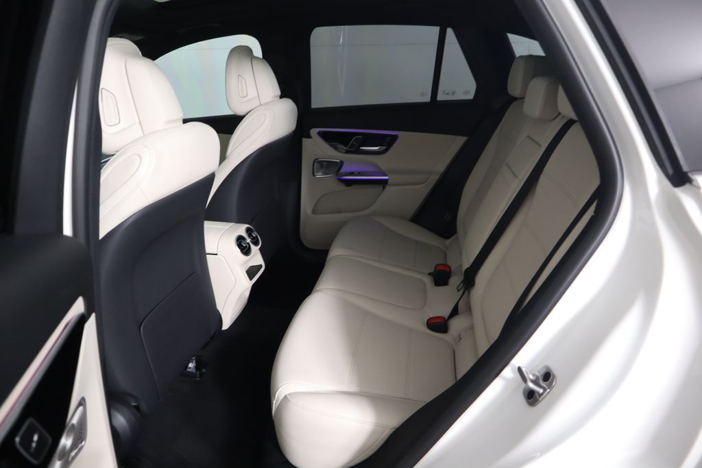 Thumbnail: 2025 Mercedes-Benz GLC - 22