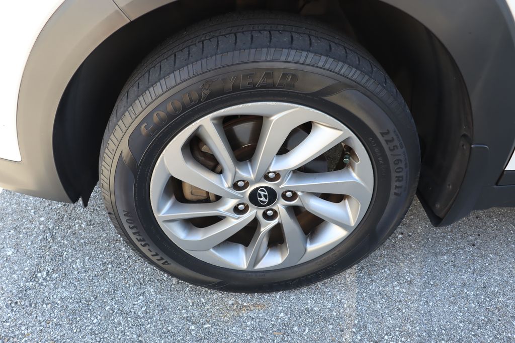 Thumbnail: 2018 Hyundai Tucson - 4