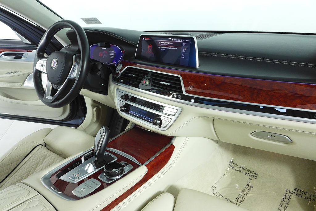 Thumbnail: 2021 BMW 7 Series - 13