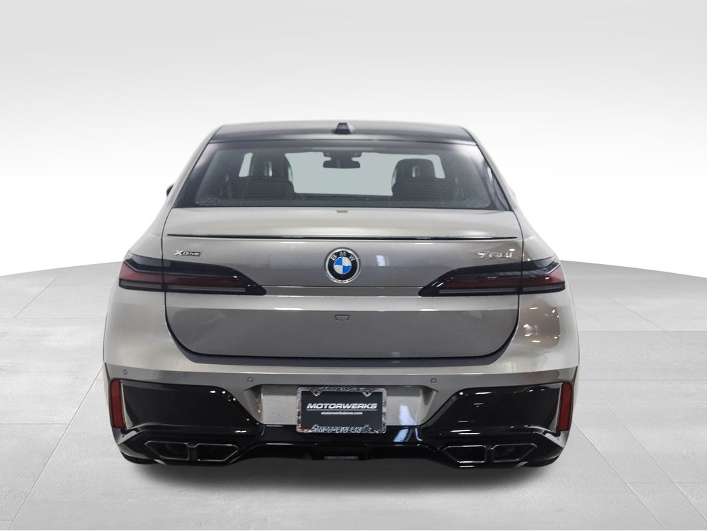 Thumbnail: 2025 BMW 7 Series - 4