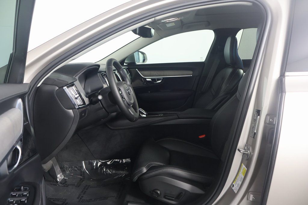 2025 Volvo S90  10