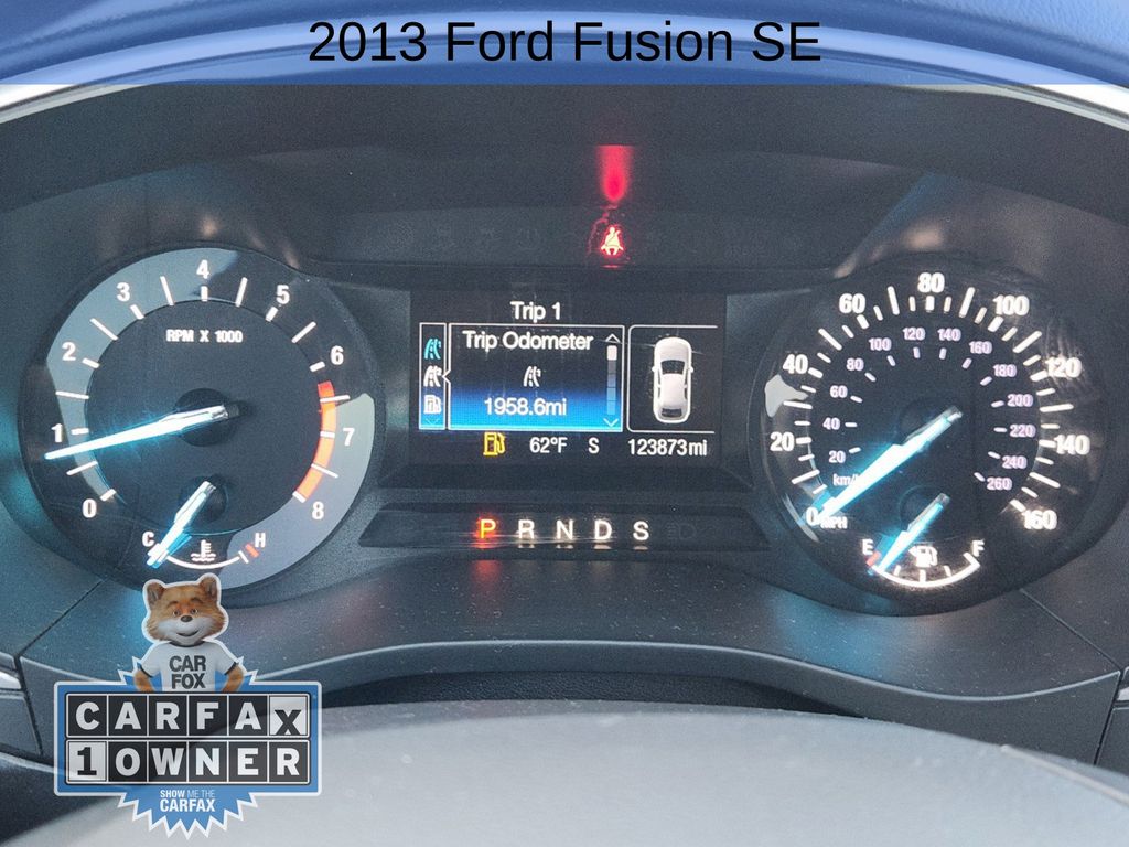 2013 Ford Fusion SE 17