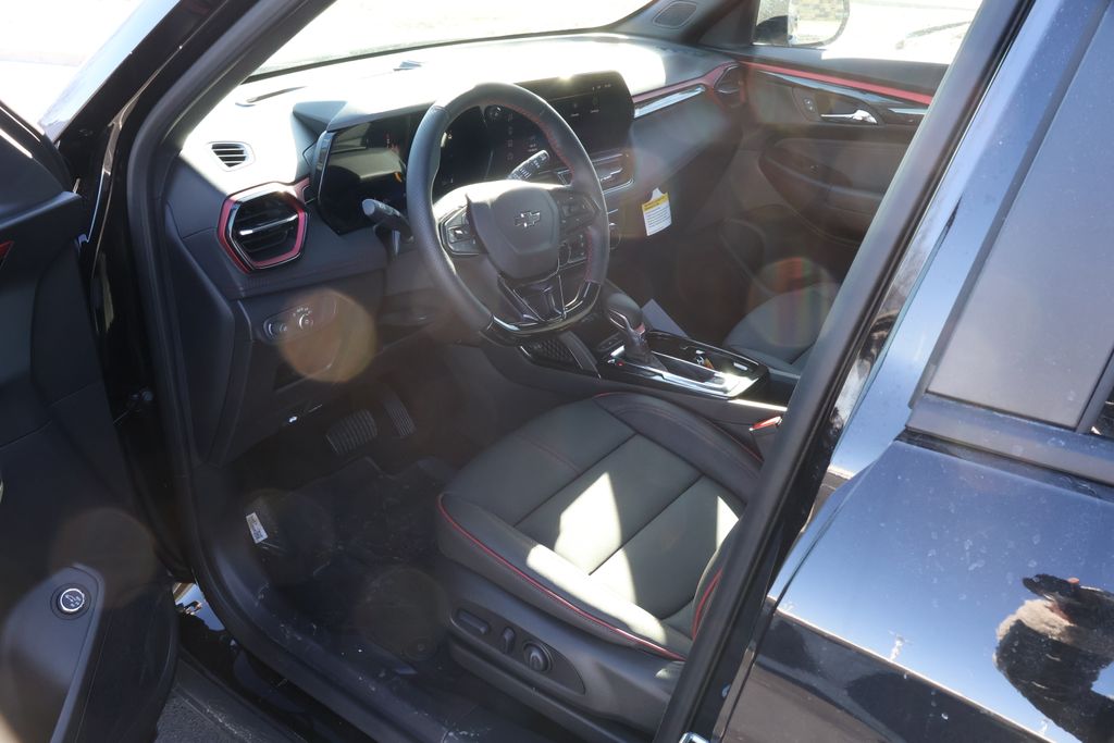 Thumbnail: 2026 Chevrolet TrailBlazer - 13