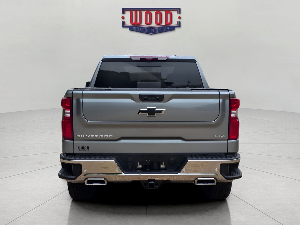 View vehicle photo 4