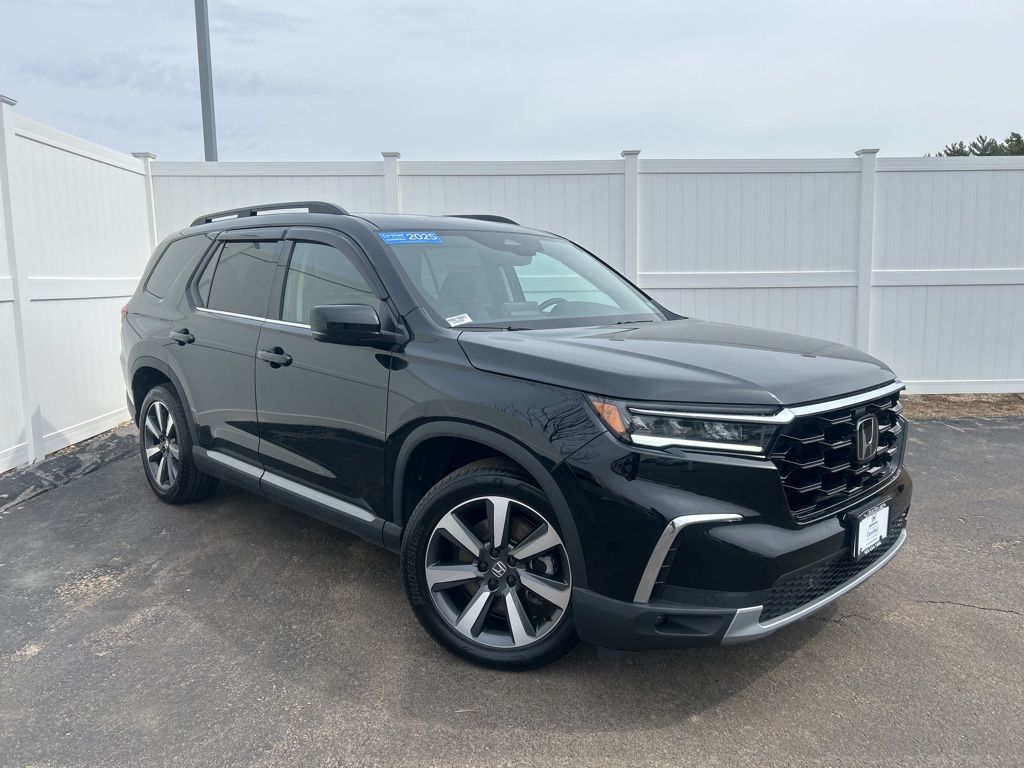 2025 Honda Pilot Touring AWD