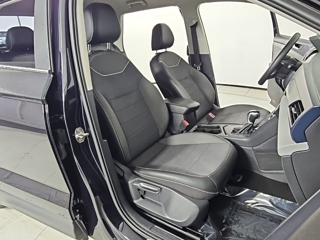 Thumbnail: 2023 Volkswagen Taos - 18