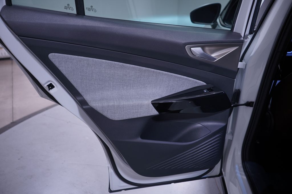 Thumbnail: 2023 Volkswagen ID.4 - 14