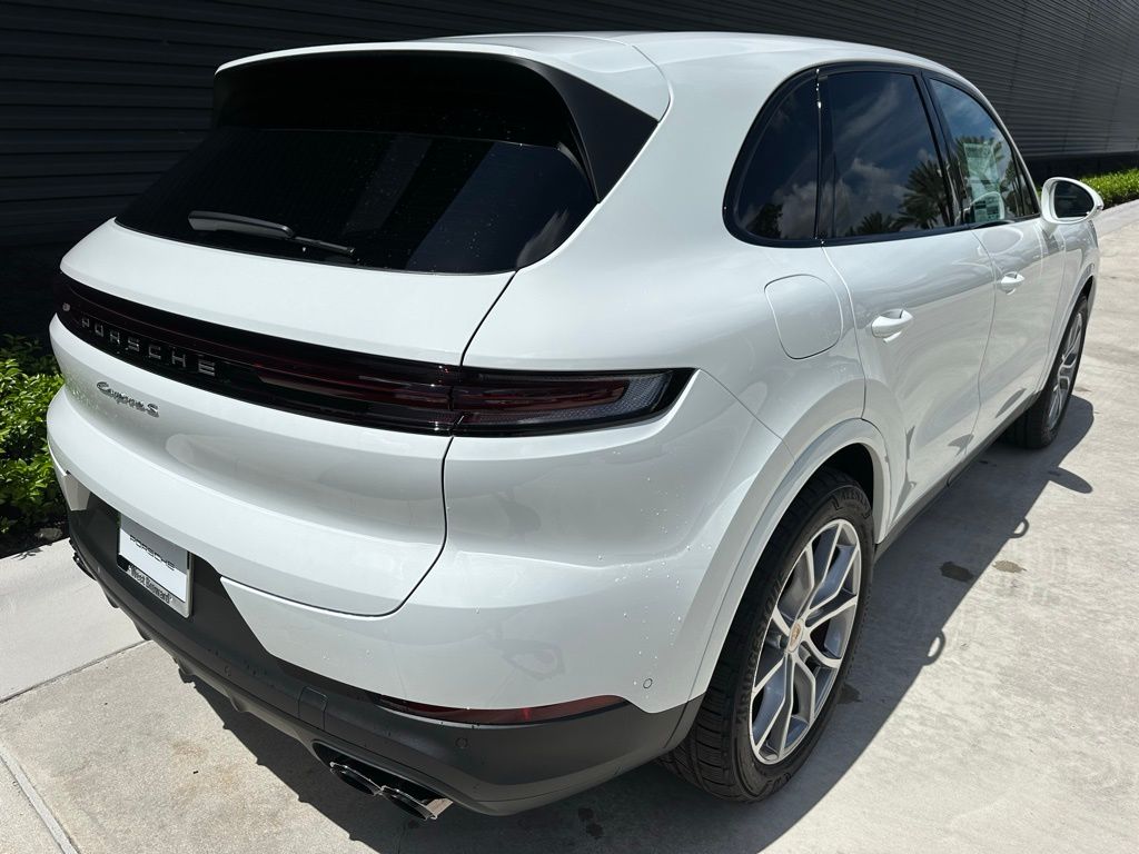 Thumbnail: 2025 Porsche Cayenne - 9
