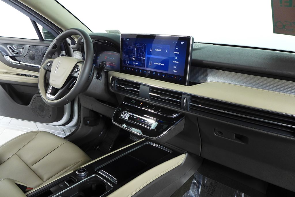 2023 Lincoln Corsair Standard 13