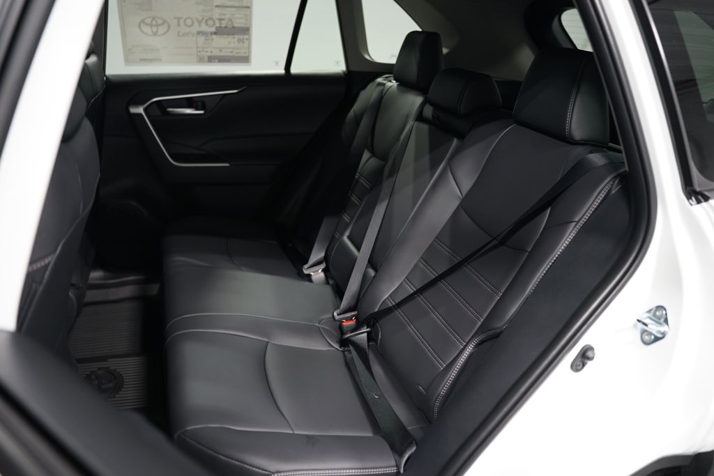 Thumbnail: 2025 Toyota RAV4 - 29