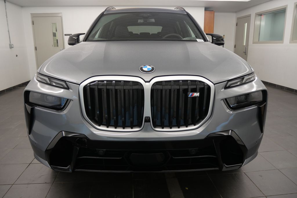 2025 BMW X7 M60i 10