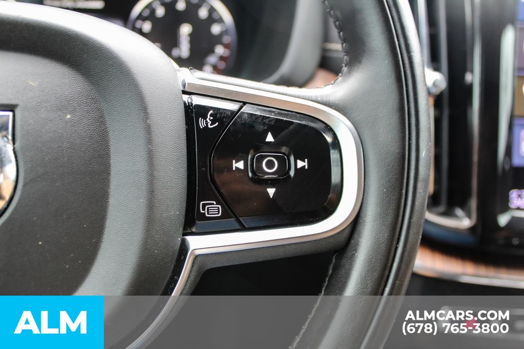 2021 Volvo XC60 T5 Inscription photo 24