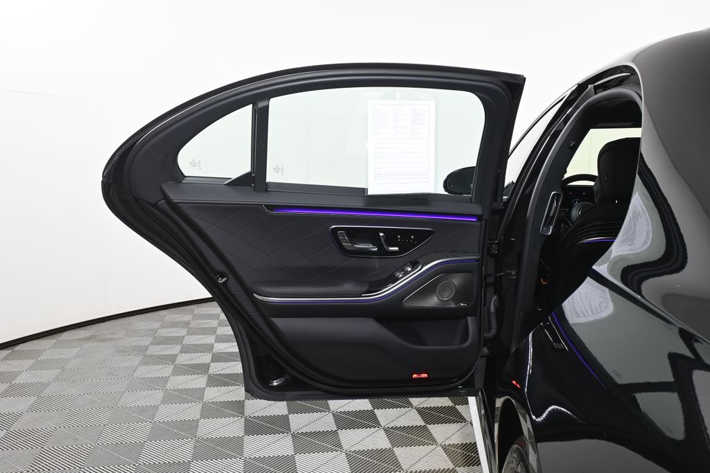 Thumbnail: 2025 Mercedes-Benz S-Class - 27