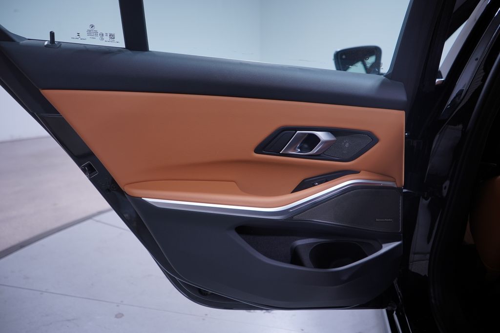 Thumbnail: 2025 BMW 3 Series - 15