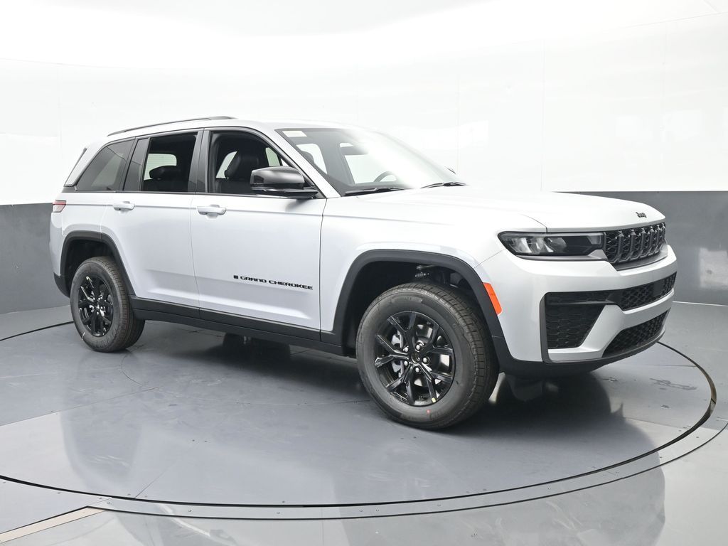 New 2026 Silver Zynith Jeep Laredo image 8