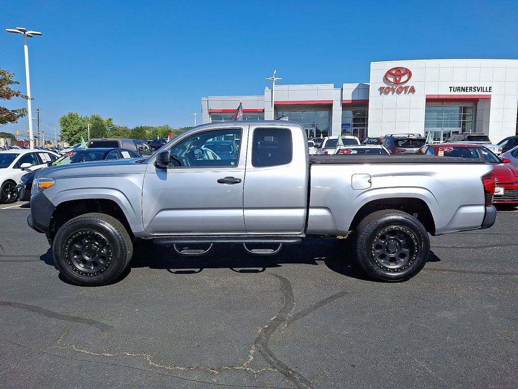 Thumbnail: 2021 Toyota Tacoma - 7